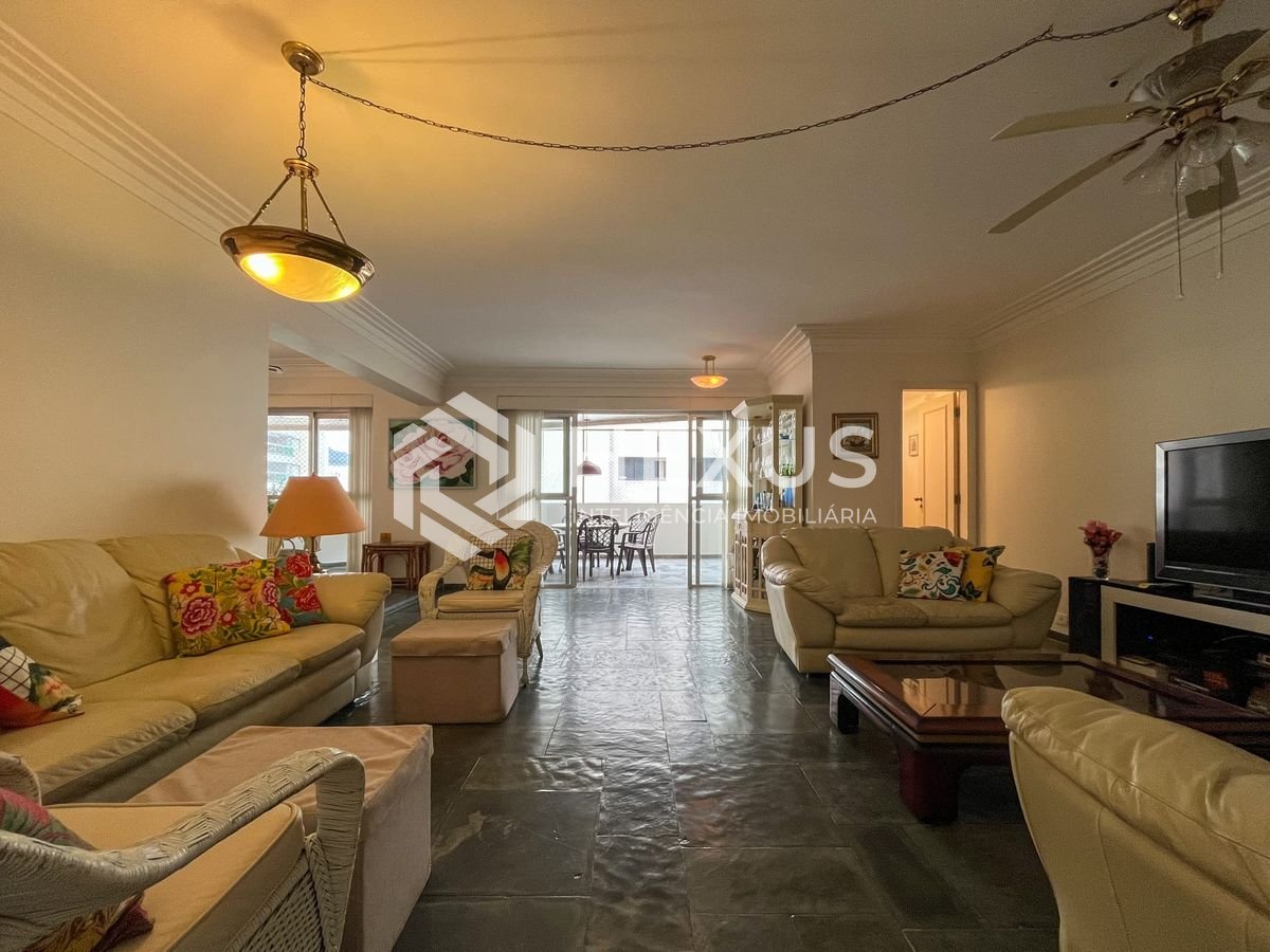 Foto 2 de Apartamento com varanda, vista mar e lazer na Praia das Pitangueiras, Guaruja