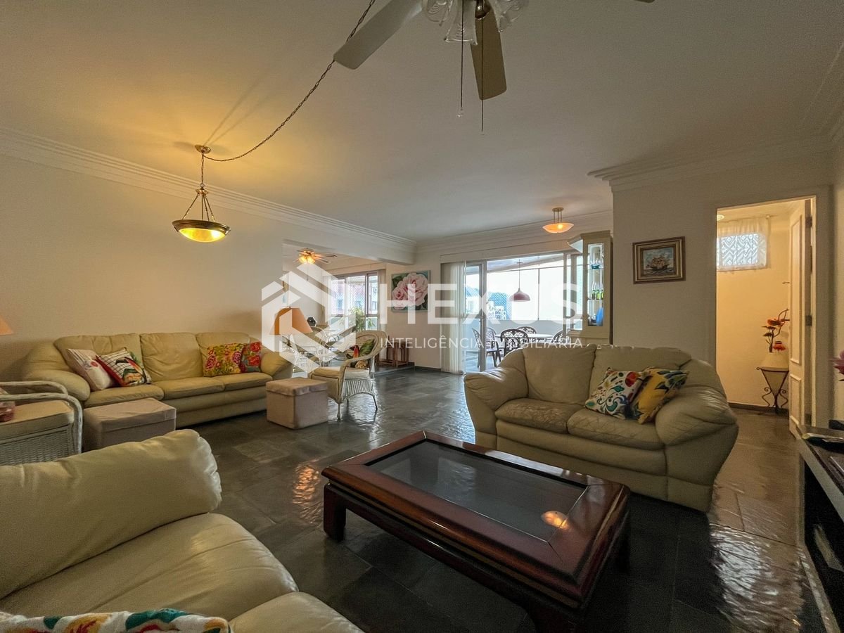 Foto 3 de Apartamento com varanda, vista mar e lazer na Praia das Pitangueiras, Guaruja