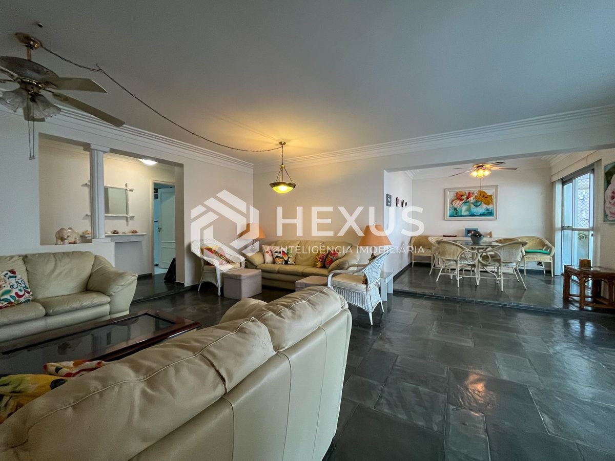 Foto 4 de Apartamento com varanda, vista mar e lazer na Praia das Pitangueiras, Guaruja