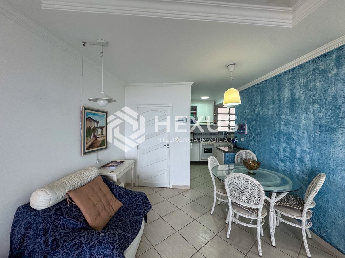 Foto 4 de Apartamento frente mar com varanda e lazer na Praia das Pitangueiras, Guarujá