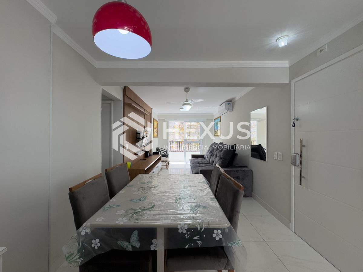 Foto 5 de Apartamento reformado beira mar com varanda vista mar na região do Centro nas Pitangueiras, Guarujá