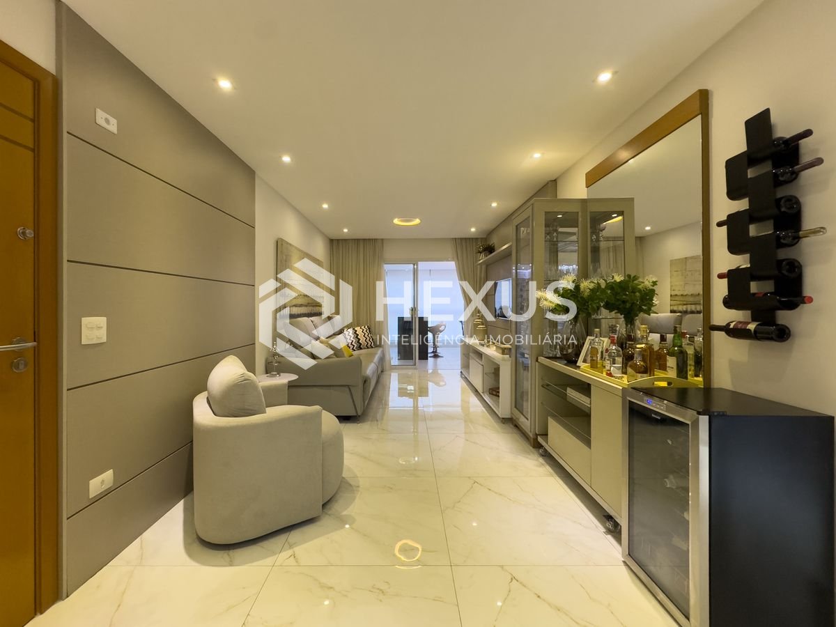 Foto 2 de Apartamento reformado com varanda gourmet e lazer na Praia das Pitangueiras, Guaruja