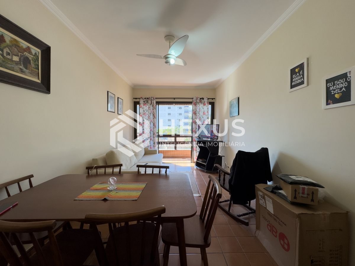 Foto 4 de Apartamento com varanda e vista livre a duas quadras da Praia do Tombo, Guaruja
