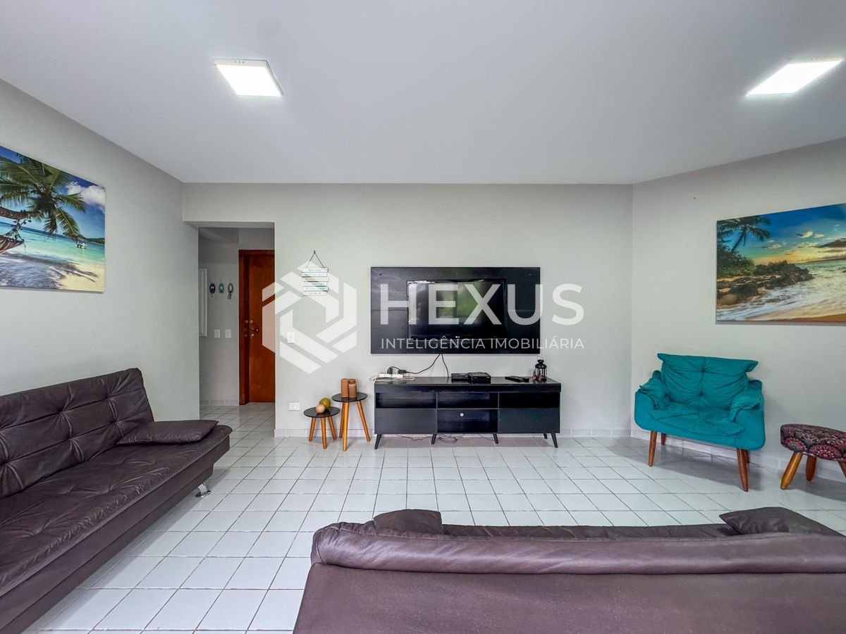 Foto 4 de Apartamento com varanda a duas quadras da Praia das Pitangueiras, Guaruja