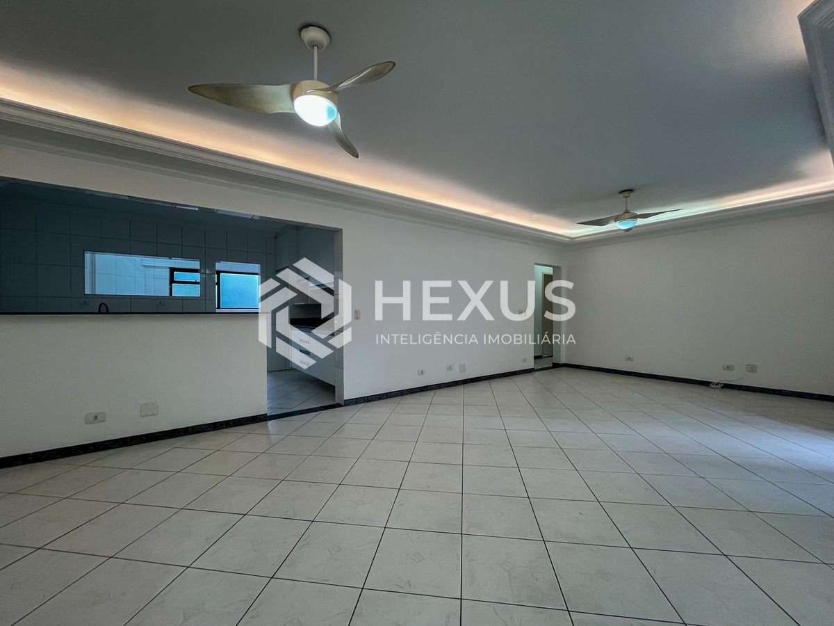 Foto 3 de Apartamento com varanda gourmet e lazer a duas quadras da Praia das Pitangueiras, Guaruja