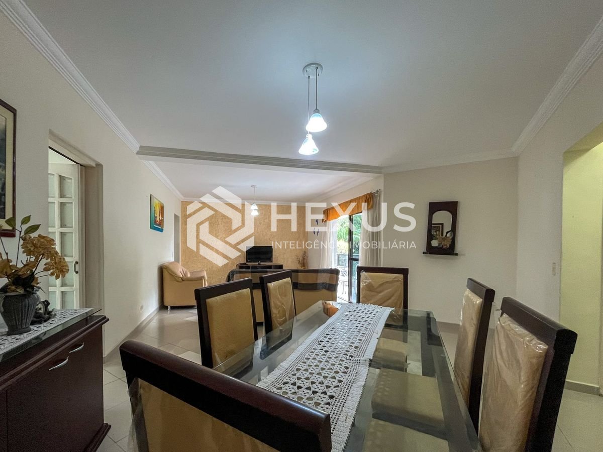 Foto 3 de Apartamento com varanda e lazer na Praia das Pitangueiras, Guaruja