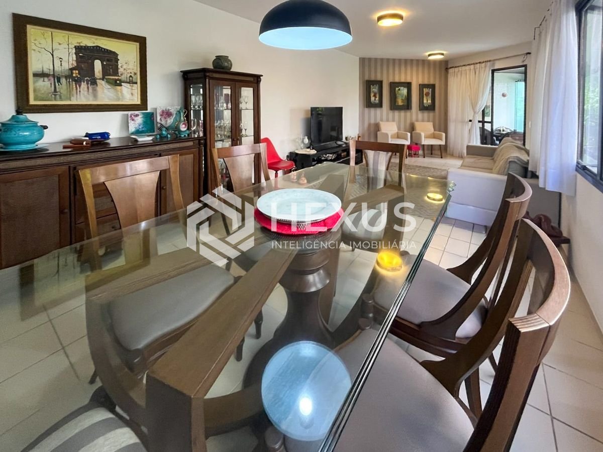 Foto 2 de Apartamento com varanda e lazer na Praia das Pitangueiras, Guaruja