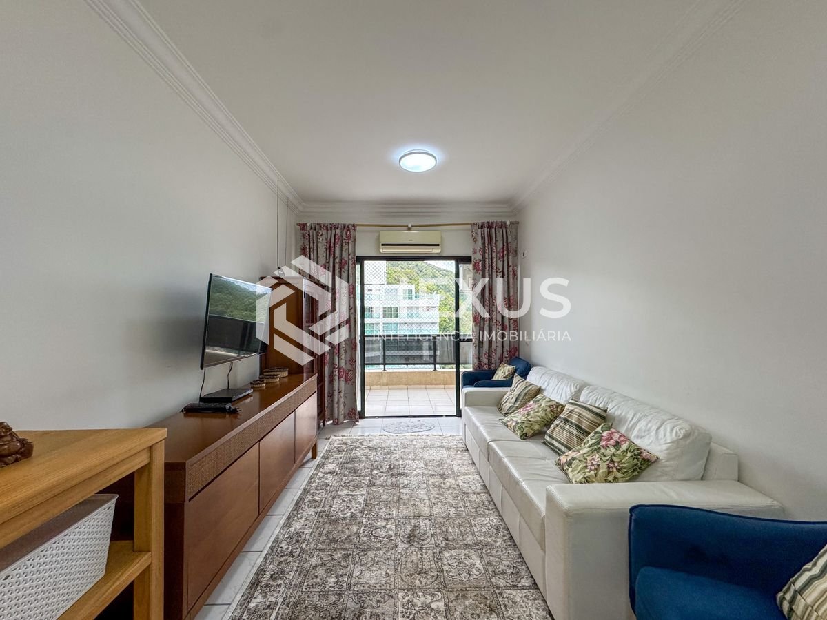 Foto 2 de Apartamento com varanda e lazer a duas quadras da Praia das Pitangueiras, Guaruja
