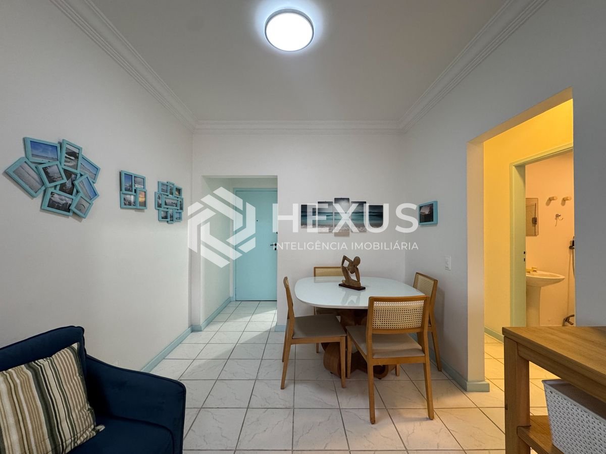 Foto 4 de Apartamento com varanda e lazer a duas quadras da Praia das Pitangueiras, Guaruja