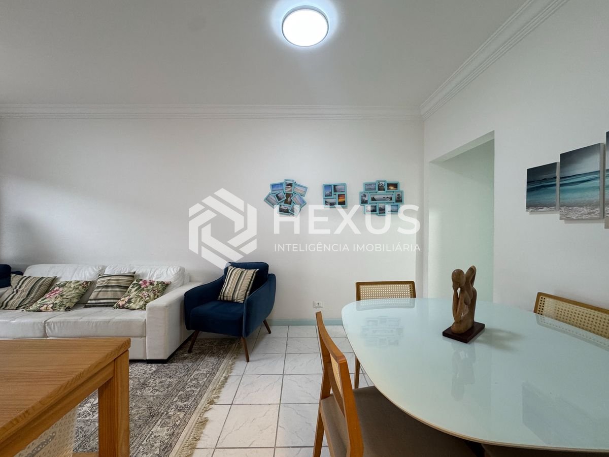 Foto 5 de Apartamento com varanda e lazer a duas quadras da Praia das Pitangueiras, Guaruja