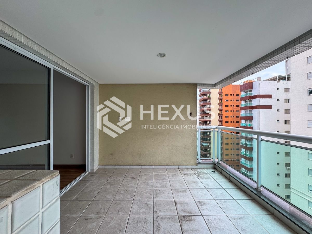 Foto 3 de Apartamento com varanda gourmet e lazer a duas quadras da Praia das Pitangueiras, Guaruja
