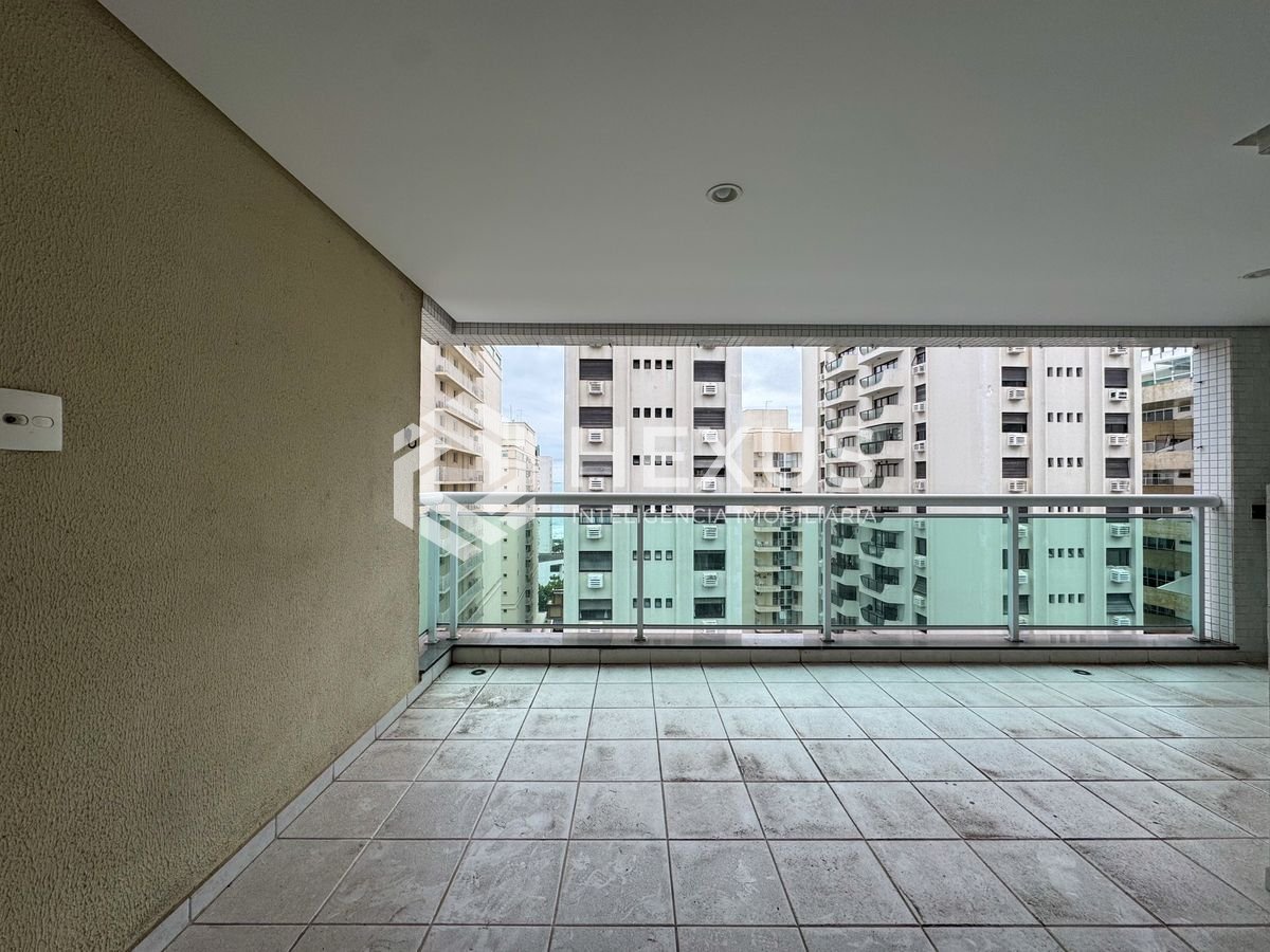 Foto 4 de Apartamento com varanda gourmet e lazer a duas quadras da Praia das Pitangueiras, Guaruja