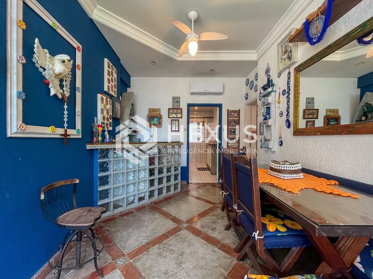 Foto 5 de Apartamento na quadra mar da Praia das Pitangueiras, Guaruja
