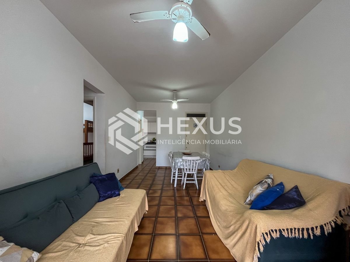 Foto 3 de Apartamento com varanda a uma quadra da Praia das Pitangueiras, Guaruja
