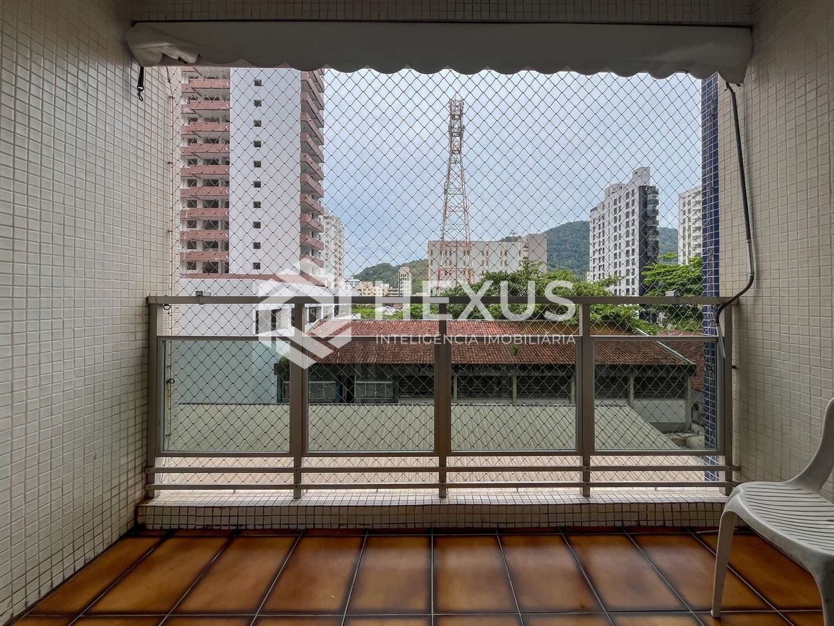 Foto 4 de Apartamento com varanda a uma quadra da Praia das Pitangueiras, Guaruja
