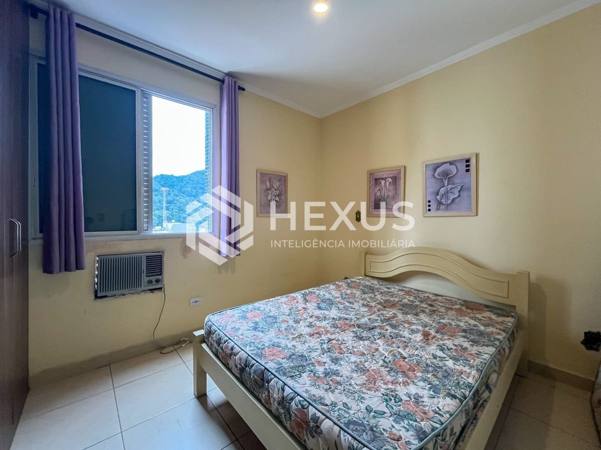 Foto 5 de Apartamento com varanda e kitnet a uma quadra da Praia das Pitangueiras, Guaruja