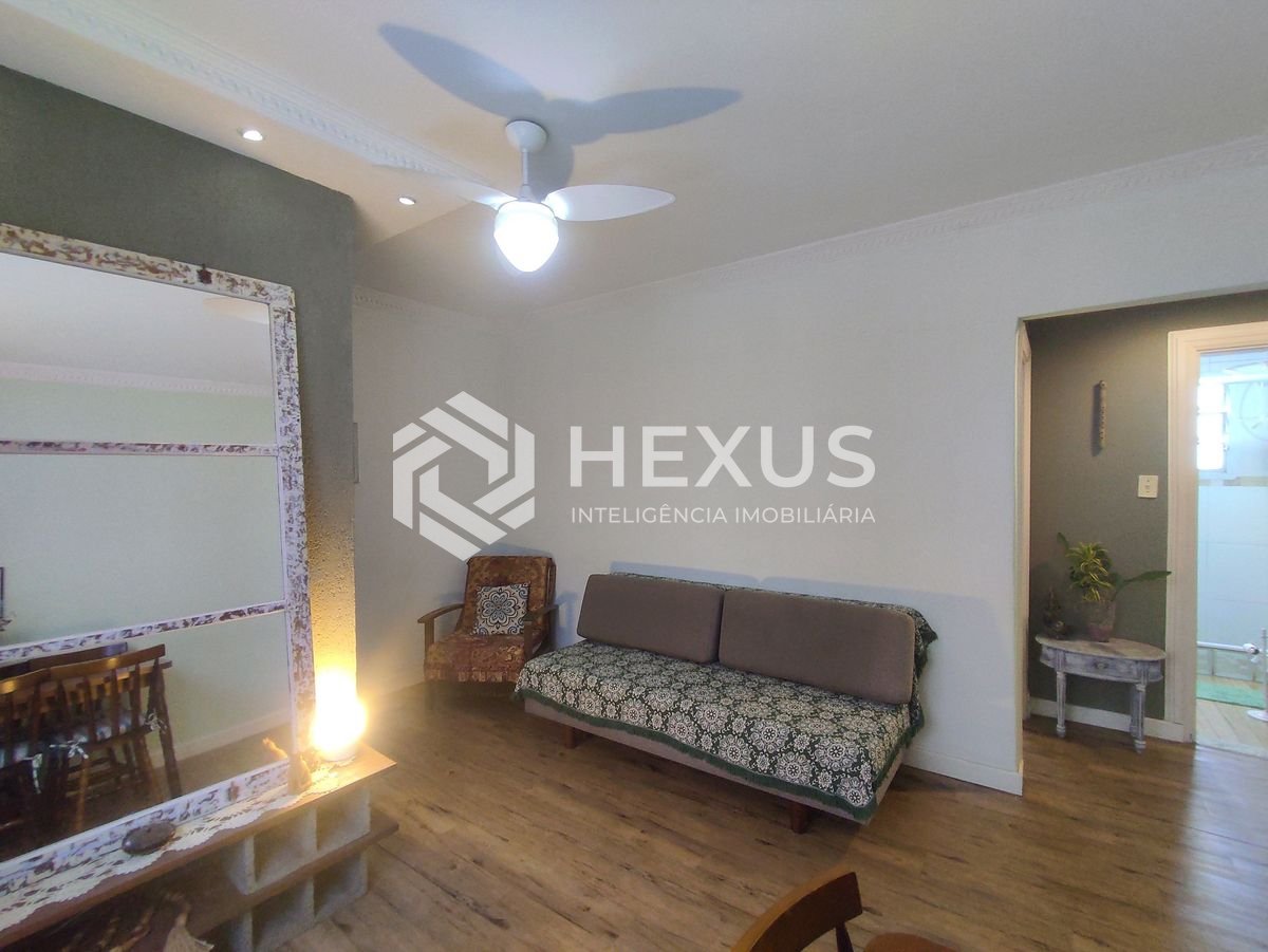 Foto 5 de Apartamento reformado e mobiliado na quadra mar da Praia da Enseada, Guaruja