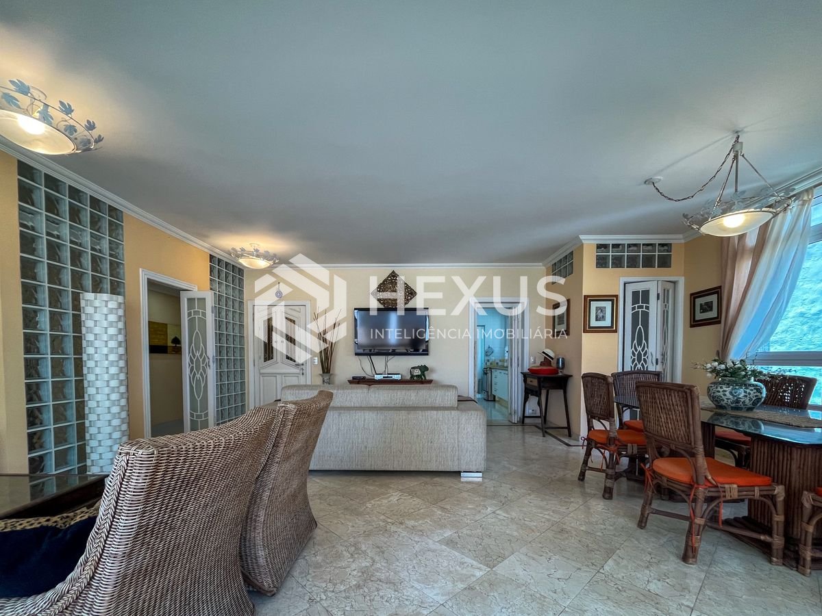 Foto 5 de Apartamento com varanda na beira mar da Praia das Pitangueiras, Guaruja