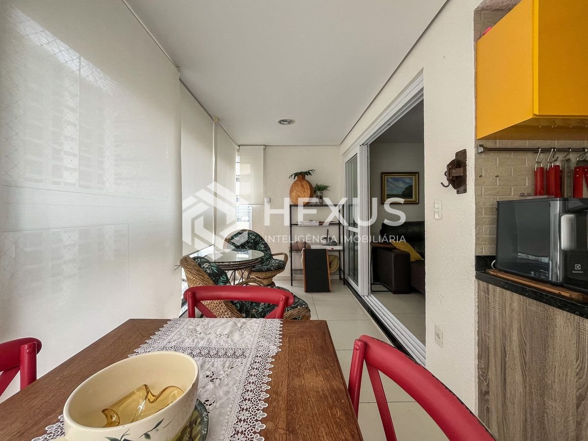 Foto 3 de Apartamento com varanda gourmet, lazer e vista mar na quadra mar da Praia das Pitangueiras, Guaruja