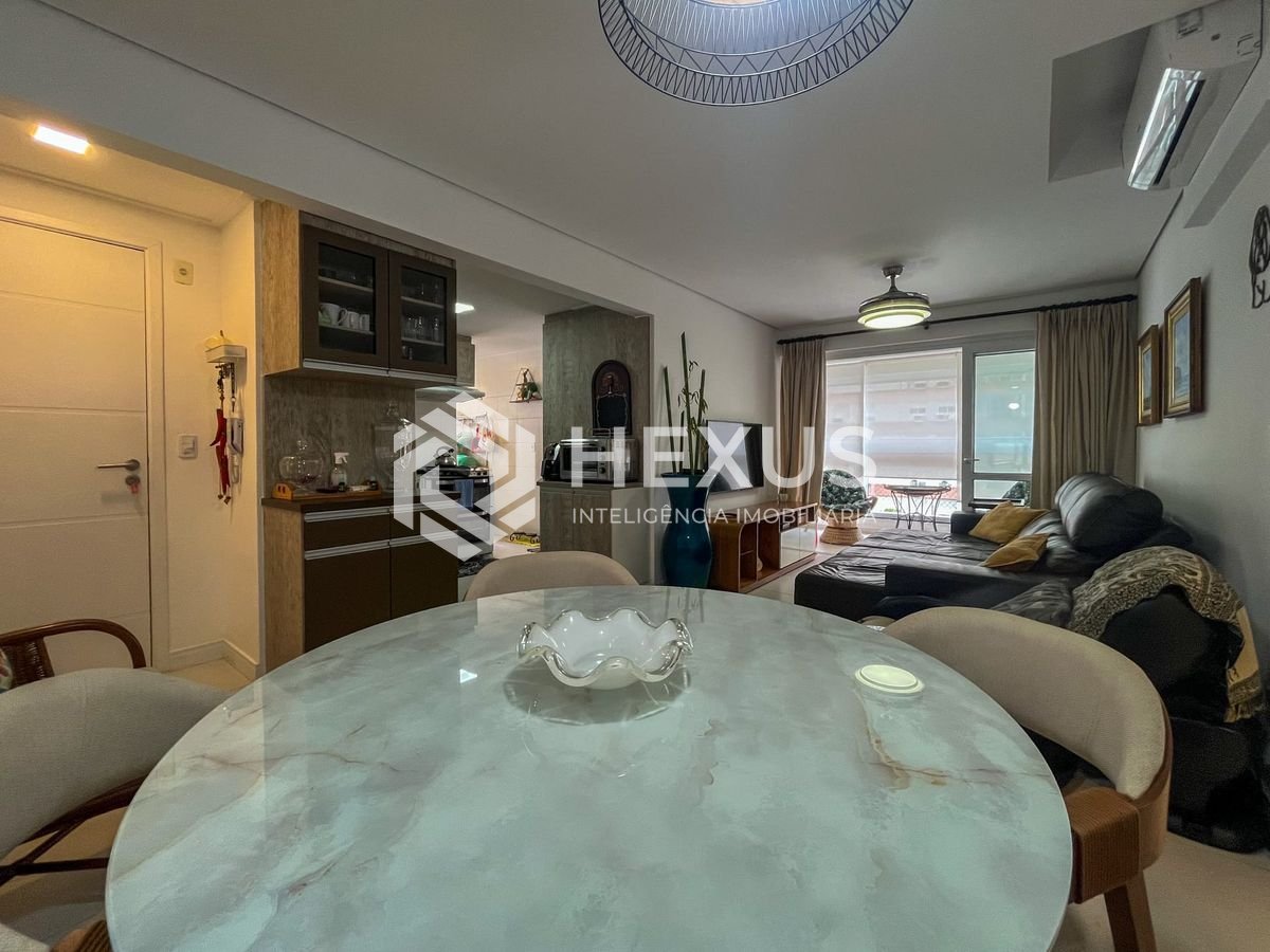 Foto 5 de Apartamento com varanda gourmet, lazer e vista mar na quadra mar da Praia das Pitangueiras, Guaruja