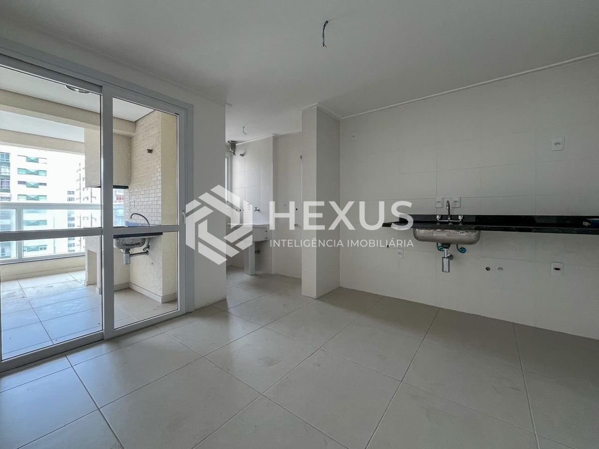 Foto 5 de Apartamento com varanda gourmet, vista mar e lazer na quadra mar da Praia das Pitangueiras, Guaruja