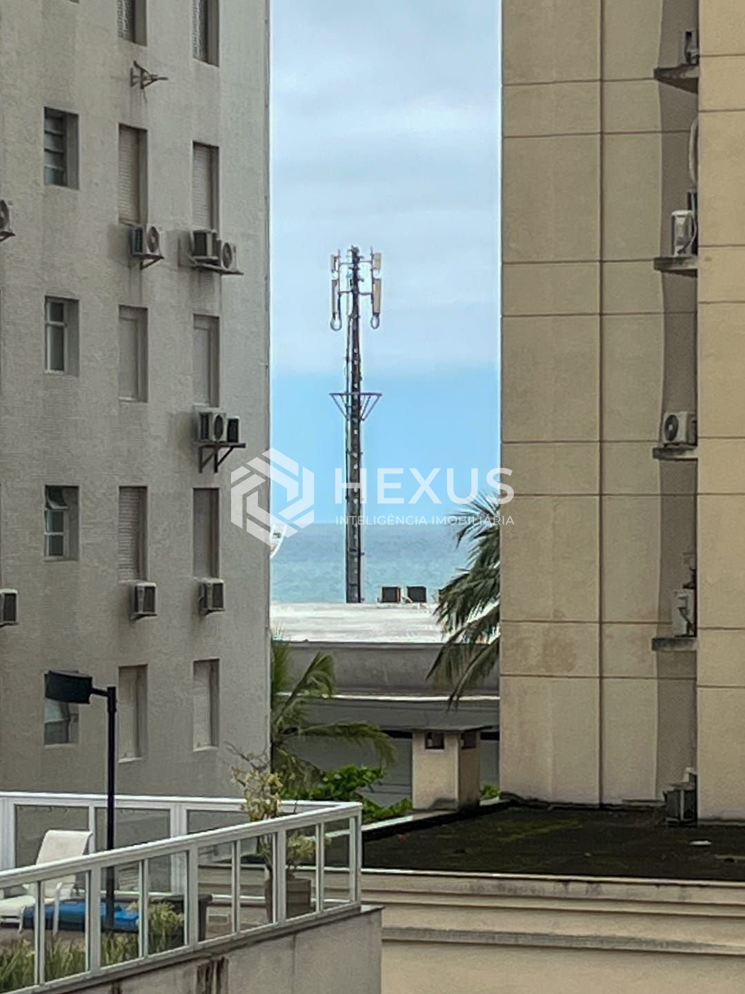 Foto 3 de Apartamento garden com varanda gourmet e lazer na quadra mar da Praia das Pitangueiras, Guaruja