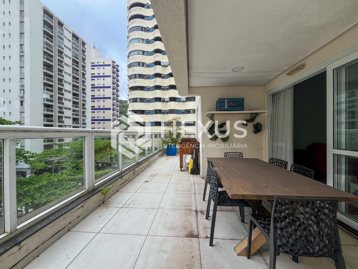Foto 4 de Apartamento garden com varanda gourmet e lazer na quadra mar da Praia das Pitangueiras, Guaruja