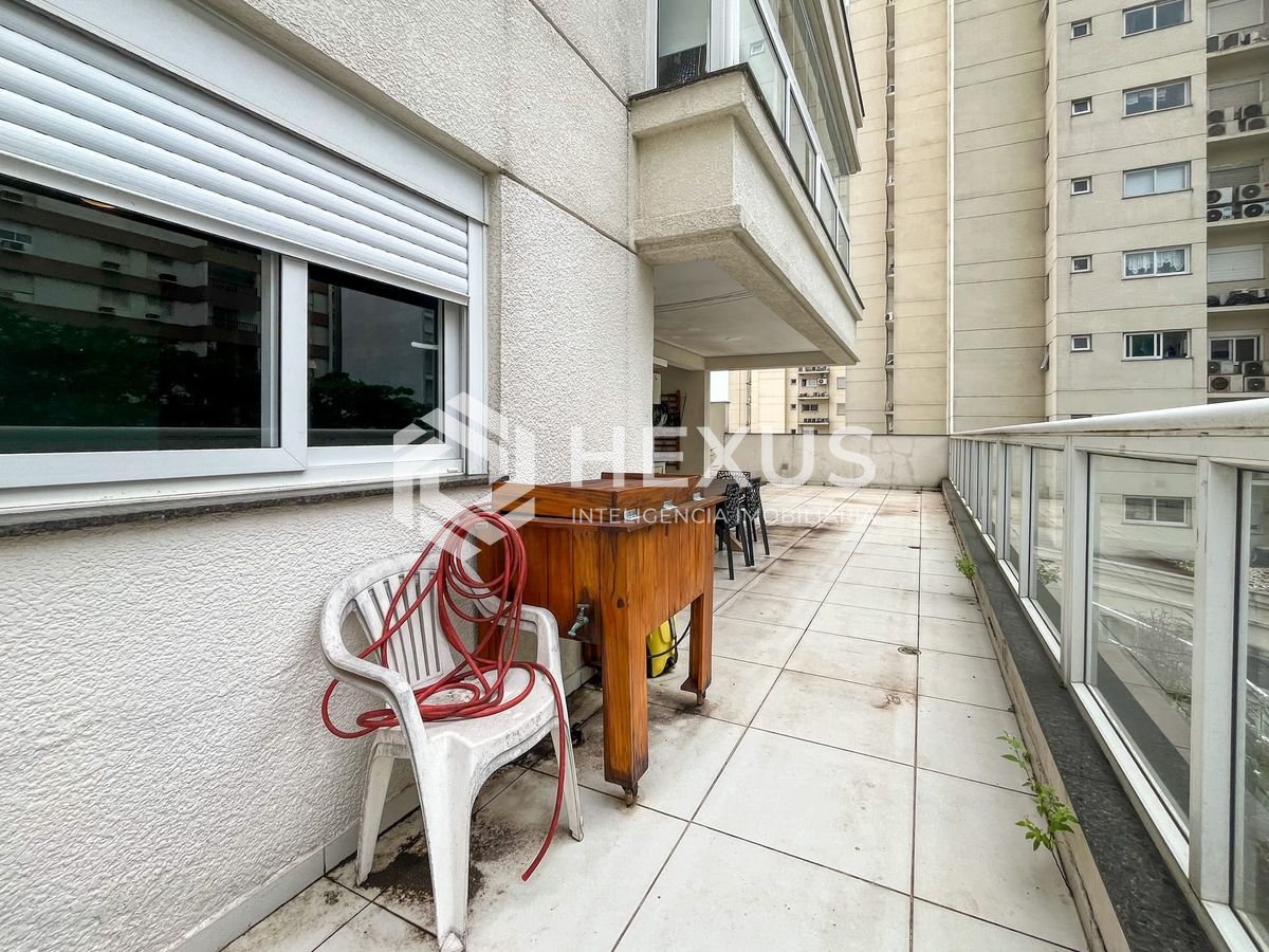Foto 5 de Apartamento garden com varanda gourmet e lazer na quadra mar da Praia das Pitangueiras, Guaruja