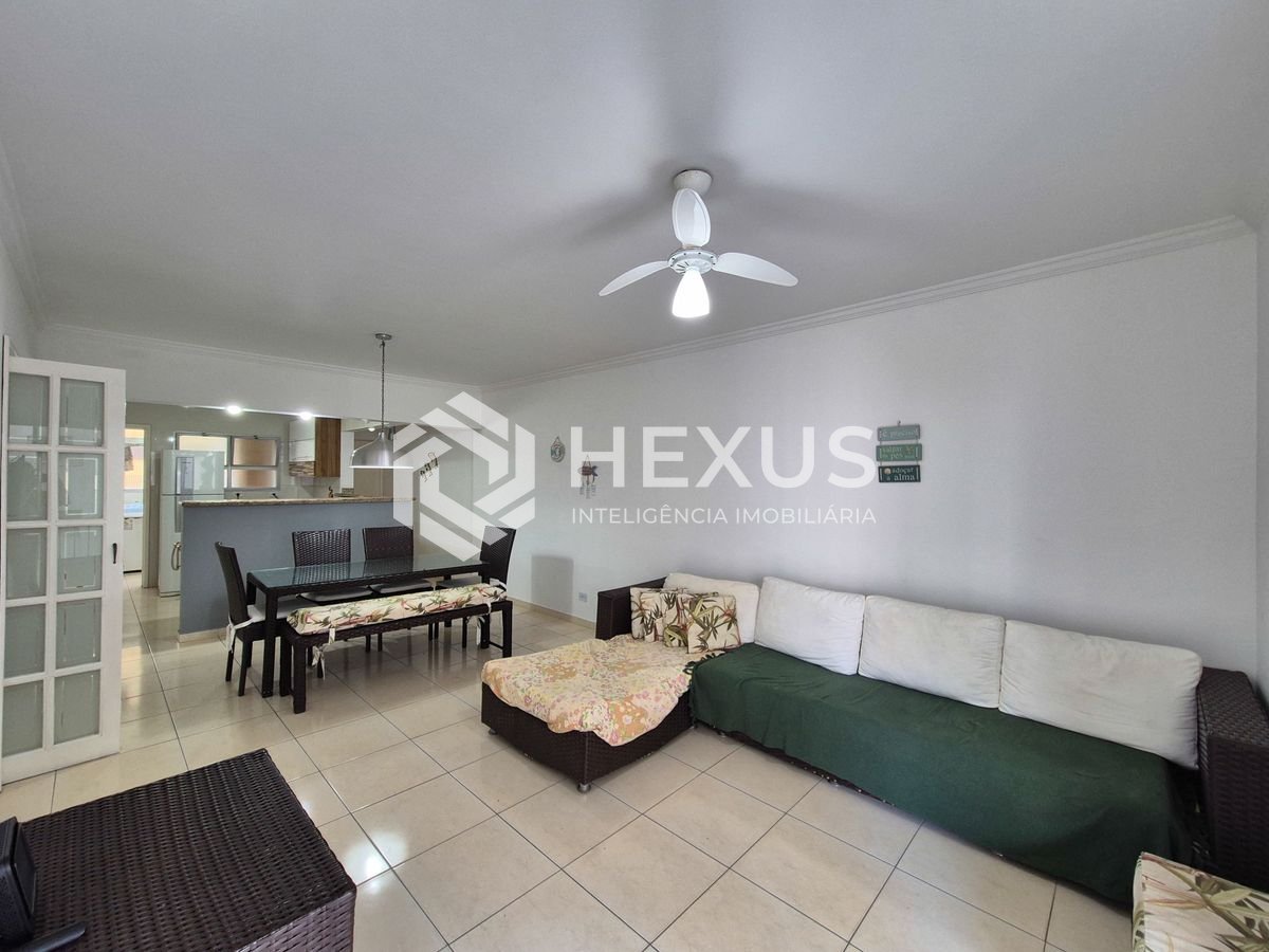 Foto 2 de Apartamento com varanda e lazer na quadra mar da Praia das Pitangueiras, Guaruja