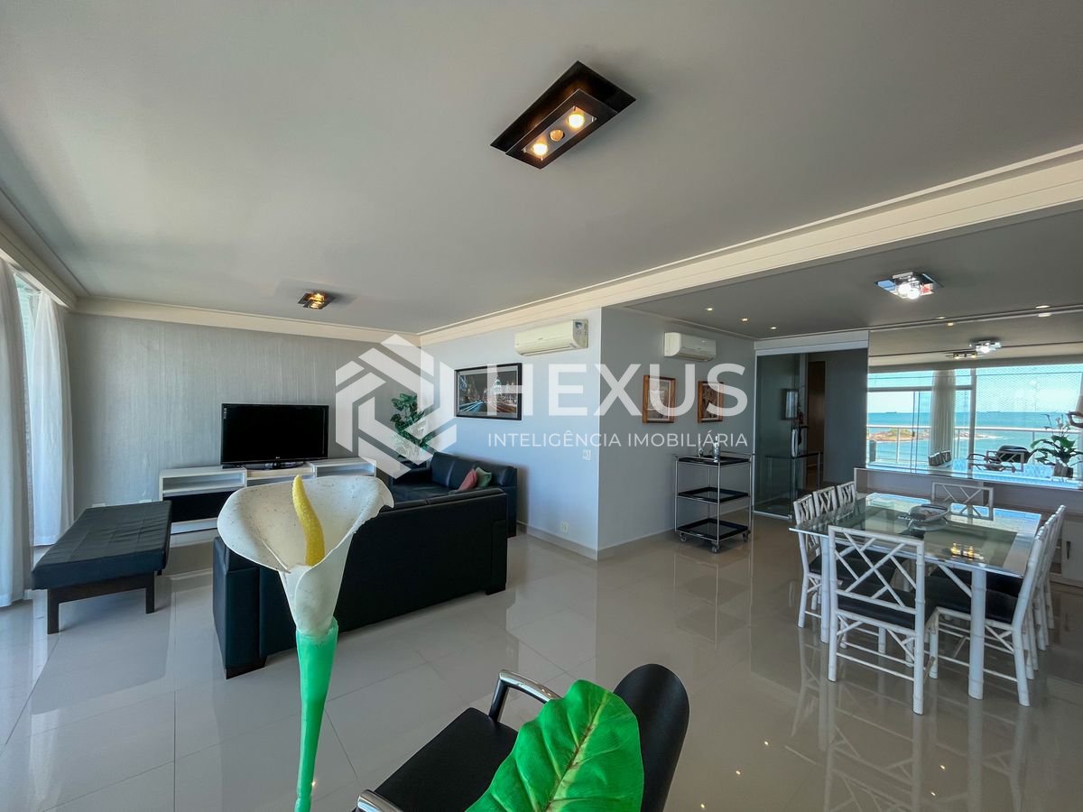 Foto 4 de Apartamento frente mar com varanda na Praia das Pitangueiras, Guaruja