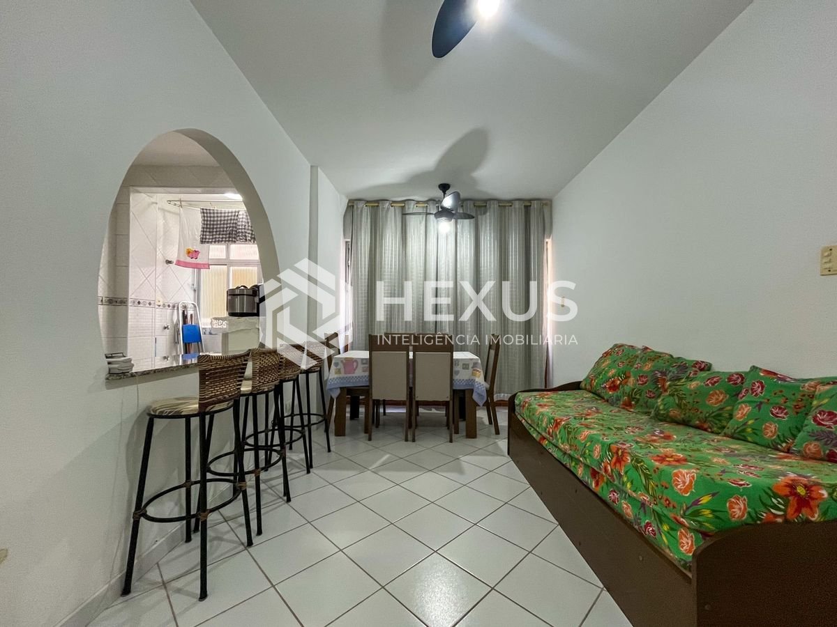Foto 3 de Apartamento a duas quadras da Praia das Pitangueiras, Guaruja