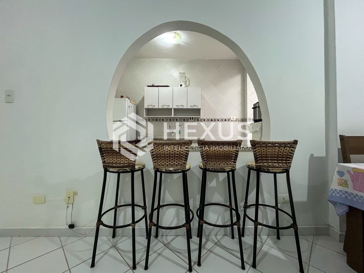 Foto 5 de Apartamento a duas quadras da Praia das Pitangueiras, Guaruja