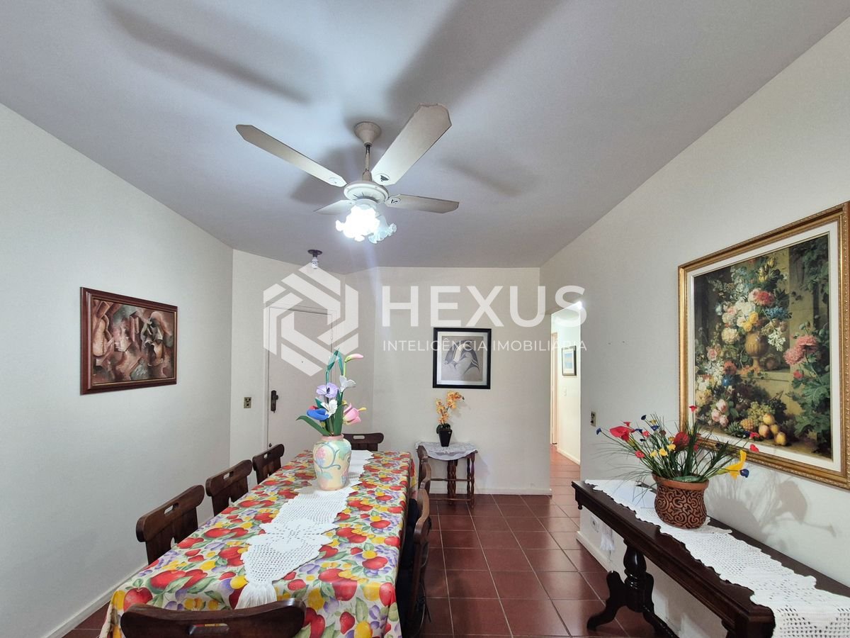 Foto 3 de Apartamento com varanda e lazer na Praia das Pitangueiras, Guaruja