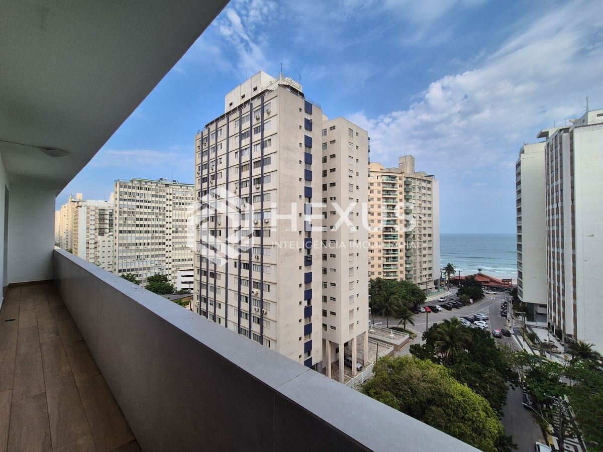 Foto 3 de Apartamento reformado com vista mar a uma quadra da Praia das Pitangueiras, Guaruja