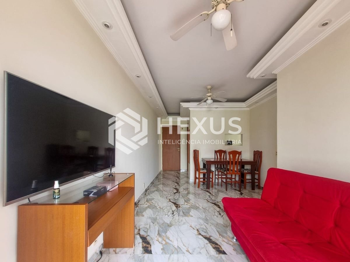 Foto 3 de Apartamento reformado com varanda e lazer na Praia da Enseada, Guaruja