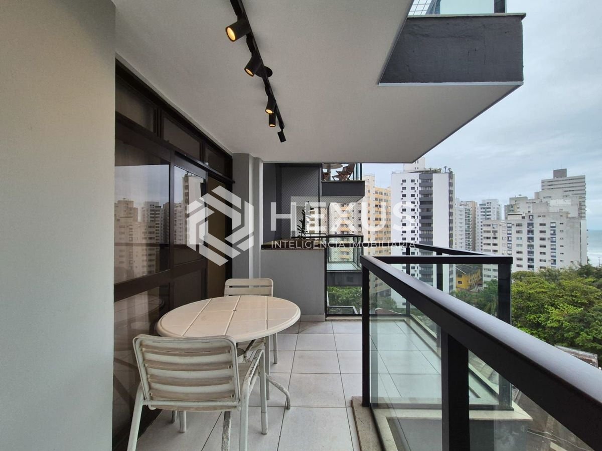 Foto 5 de Apartamento com varanda e lazer na Praia das Pitangueiras, Guaruja
