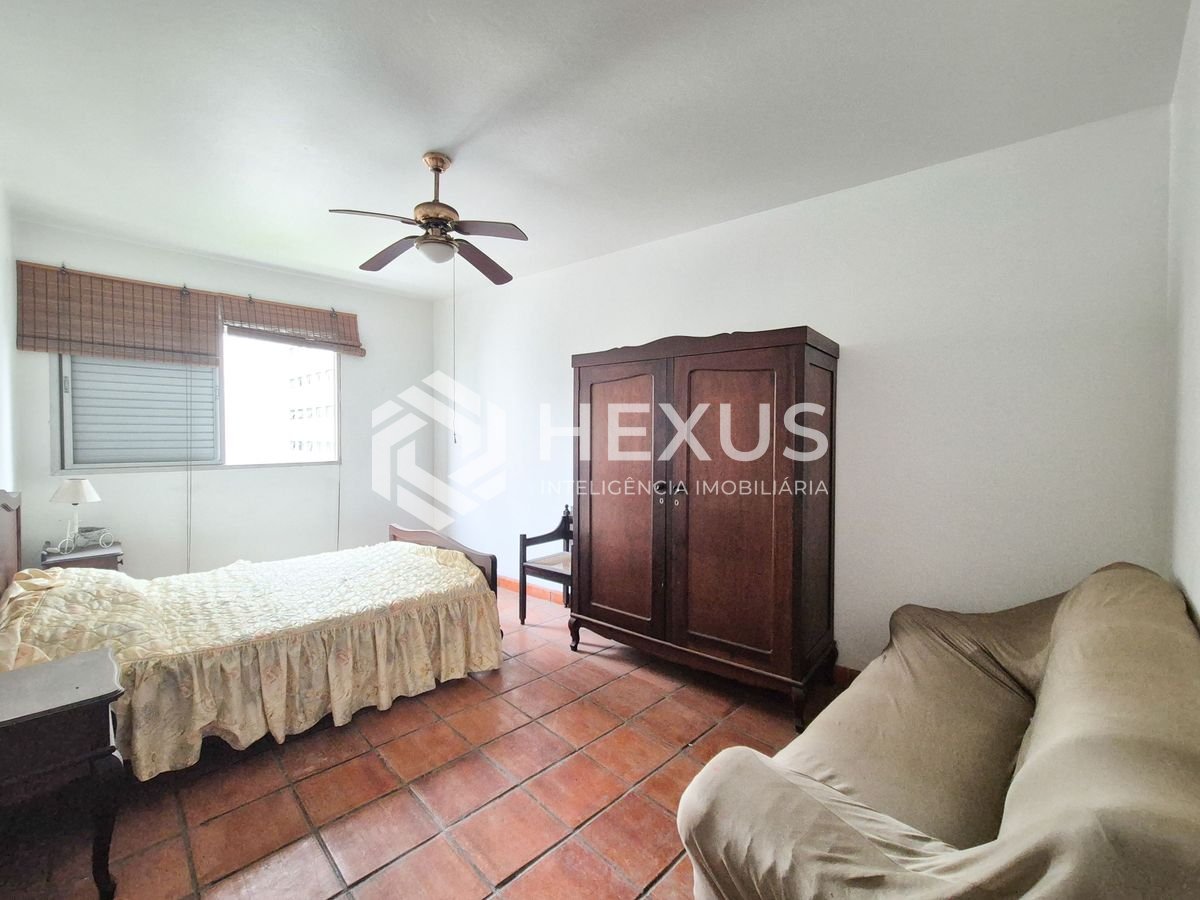 Foto 3 de Apartamento na quadra mar da Praia das Pitangueiras, Guaruja