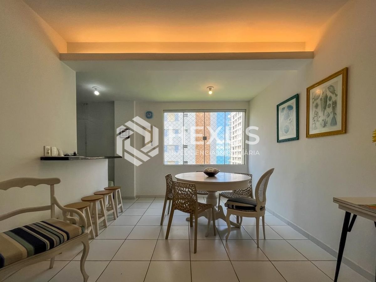 Foto 5 de Apartamento reformado com vista mar a uma quadra da Praia das Pitangueiras, Guaruja