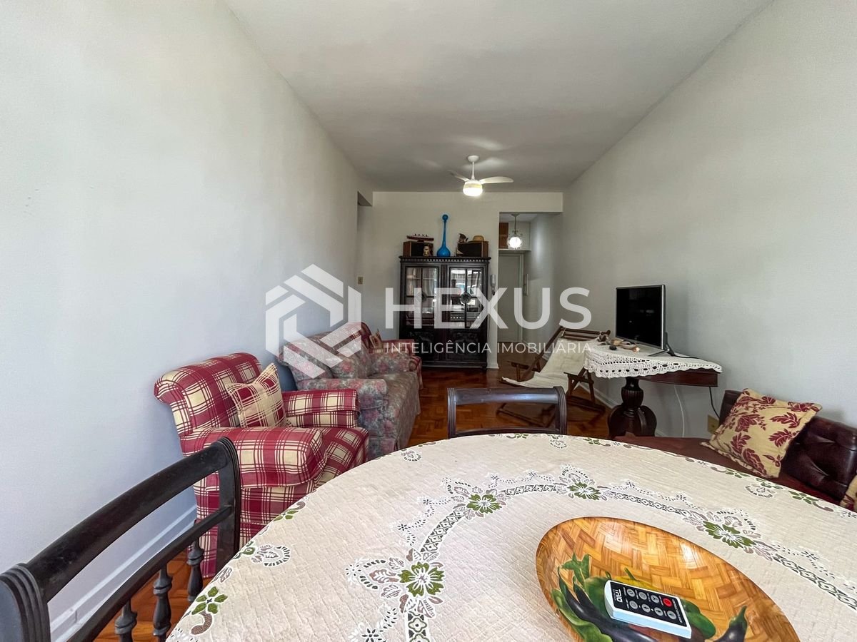 Foto 4 de Apartamento com varanda e vista mar na quadra mar da Praia das Pitangueiras, Guaruja