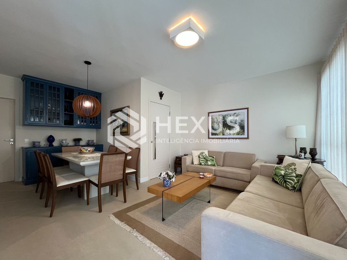 Foto 4 de Apartamento com varanda, vista mar e lazer na beira mar da Praia das Pitangueiras, Guaruja
