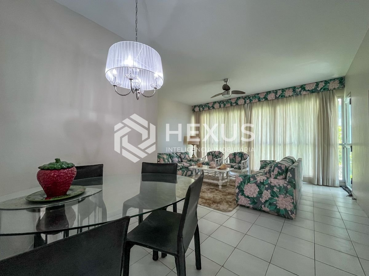 Foto 3 de Apartamento com varanda e vista mar na quadra mar da Praia das Pitangueiras, Guaruja