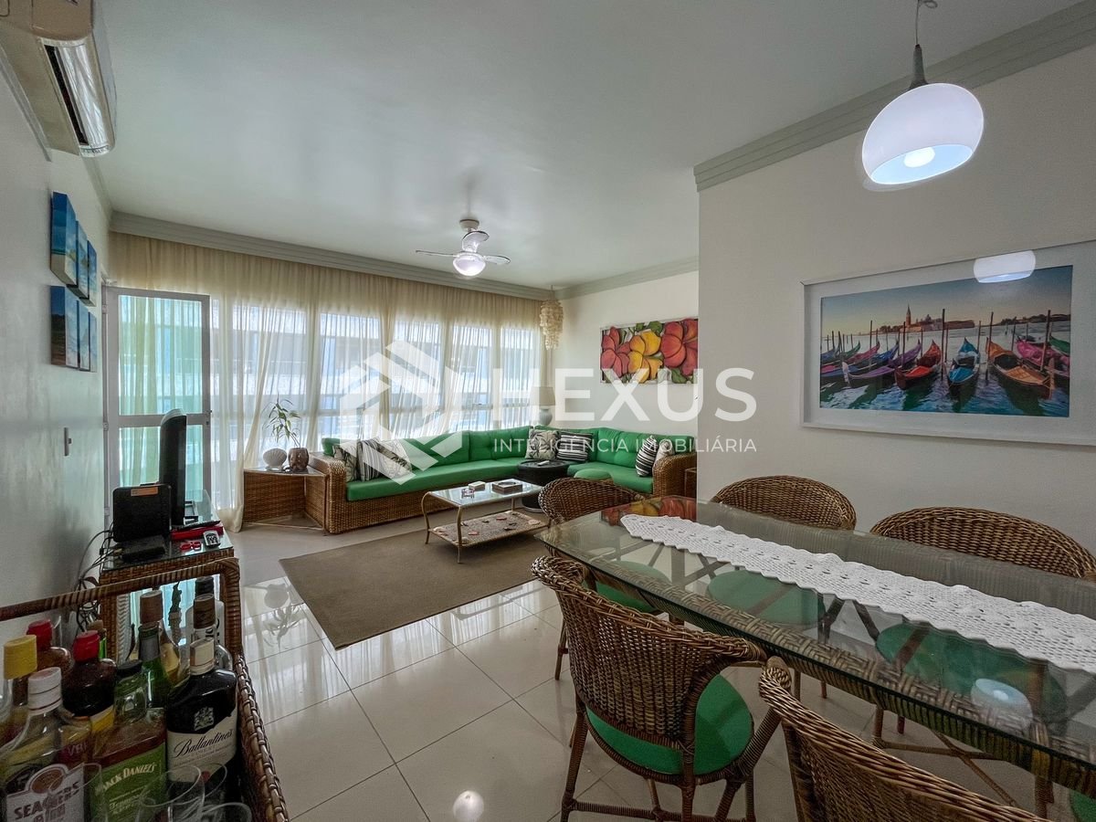 Foto 2 de Apartamento com varanda, lazer e vista mar na beira mar da Praia das Pitangueiras, Guaruja