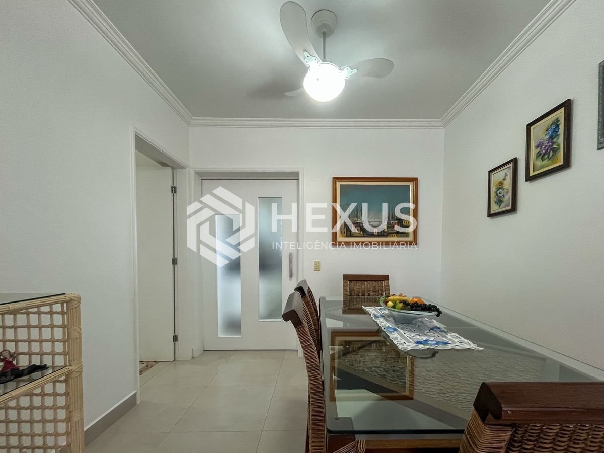 Foto 4 de Apartamento com varanda, lazer e vista mar na quadra mar da Praia das Pitangueiras, Guaruja
