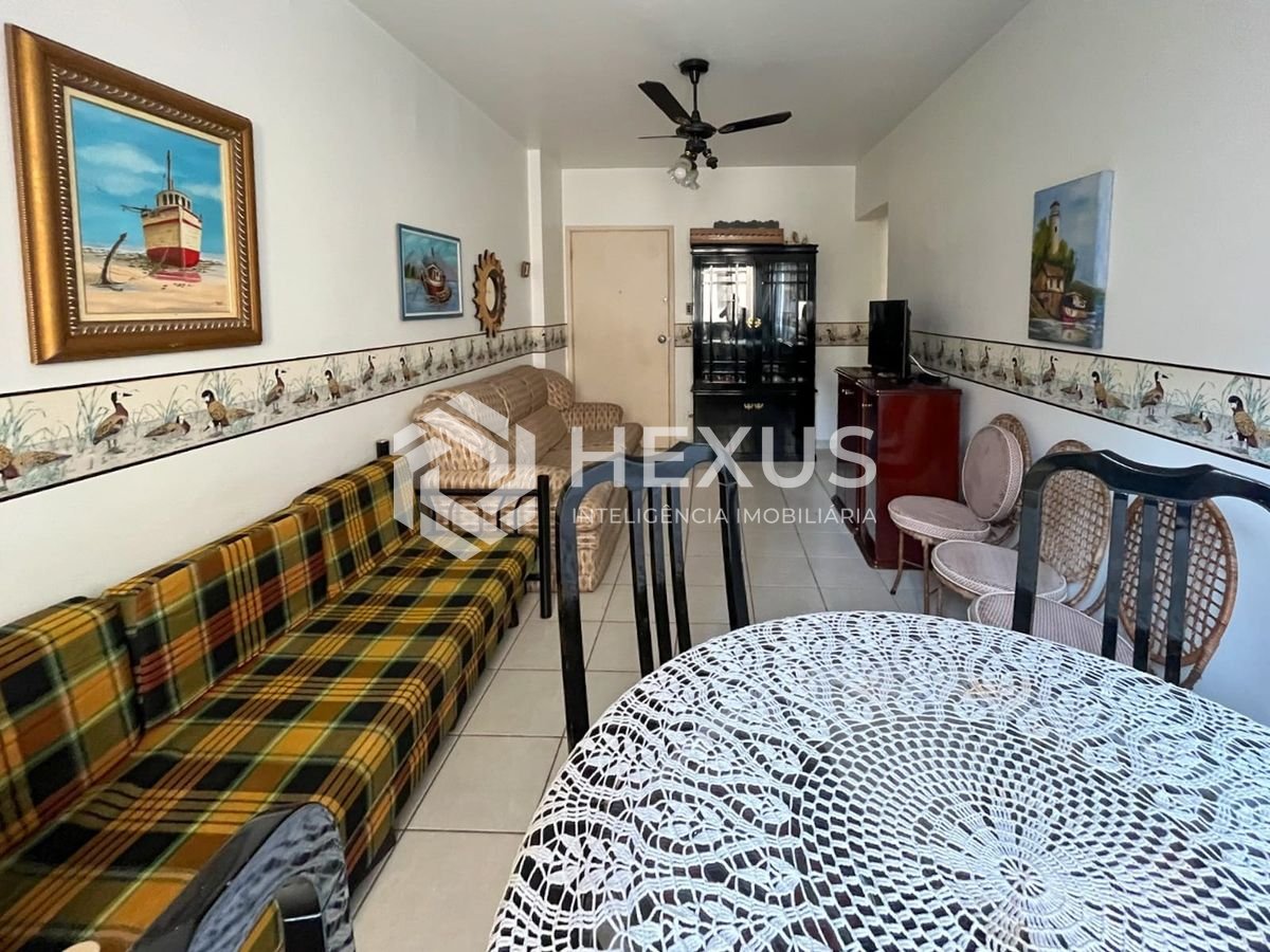 Foto 3 de Apartamento a duas quadras da Praia das Pitangueiras, Guaruja
