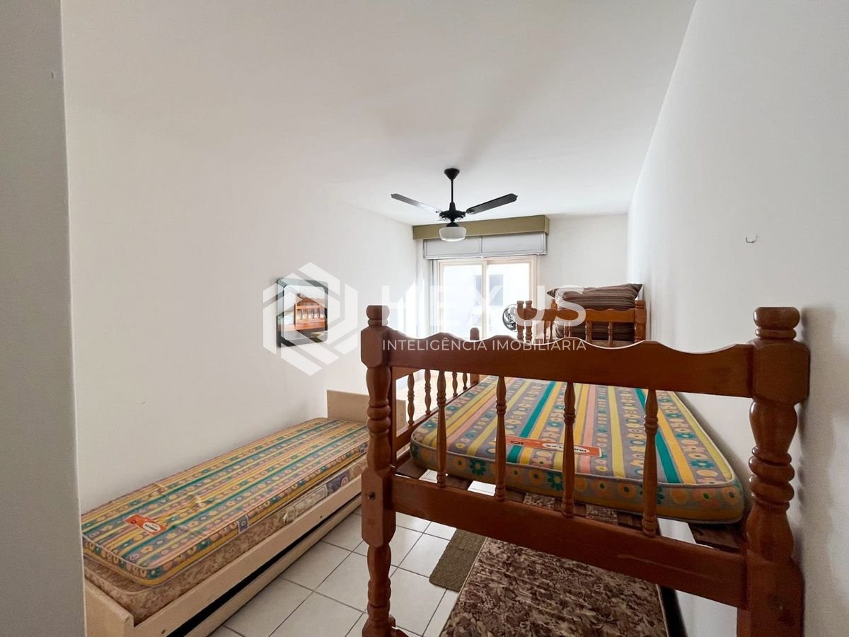Foto 5 de Apartamento a duas quadras da Praia das Pitangueiras, Guaruja