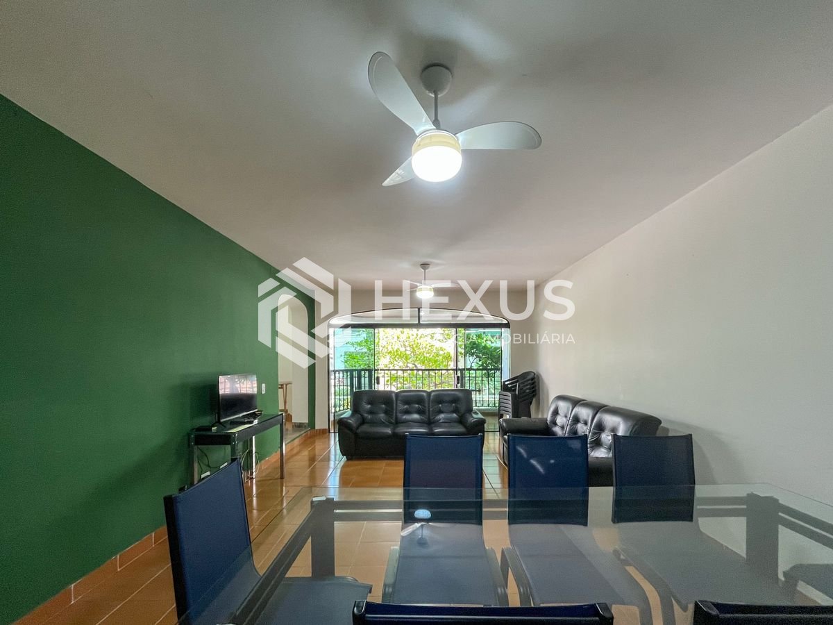 Foto 2 de Apartamento com varanda e vista mar na quadra mar da Praia das Pitangueiras, Guaruja