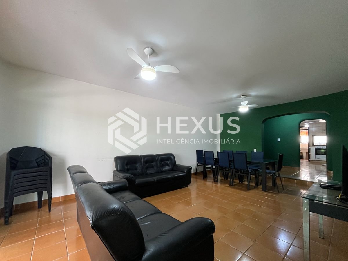 Foto 3 de Apartamento com varanda e vista mar na quadra mar da Praia das Pitangueiras, Guaruja