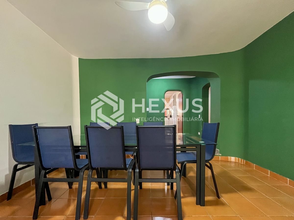 Foto 5 de Apartamento com varanda e vista mar na quadra mar da Praia das Pitangueiras, Guaruja