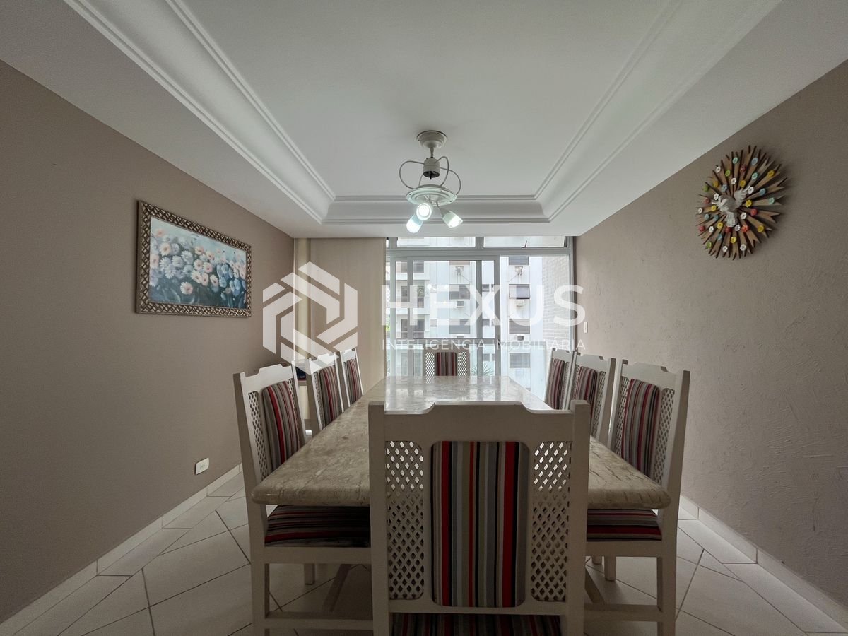 Foto 5 de Apartamento com varanda e vista mar na quadra mar da Praia das Pitangueiras, Guaruja