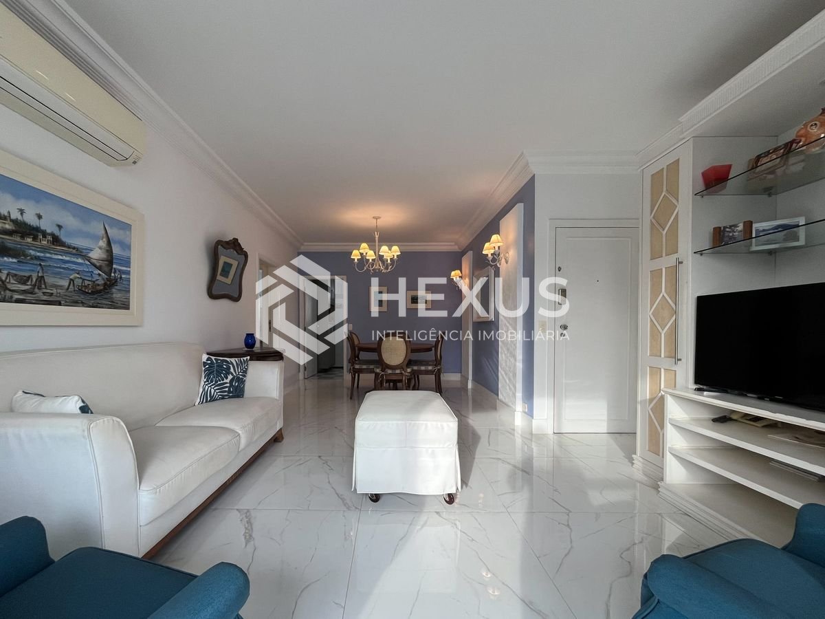 Foto 2 de Apartamento com varanda e lazer na Praia das Pitangueiras, Guaruja